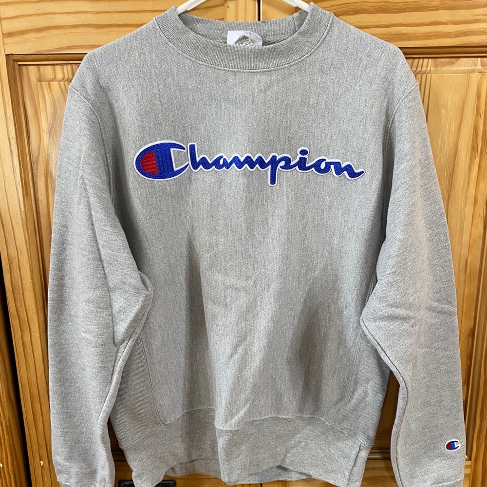Grey champion crew neck size small